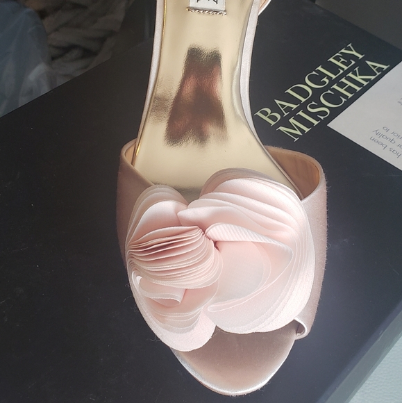 Badgley Mischka - Picture 2 of 5